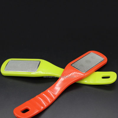 سعر جيد مبرد قدم معدني لنقش وإزالة مسامير القدم بمقبض للبشرة الميتة الانترنت