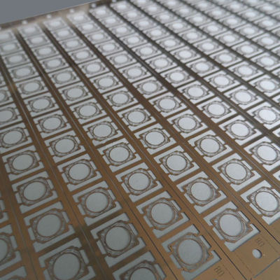 عملية الحفر الكيميائية من رولي إلى رولي في أعلى دقة