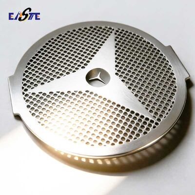 شبكات مكبرات الصوت المعدنية المطبقة خصيصًا لتعزيز الصوت في السيارات مع أداء صوتي متفوق